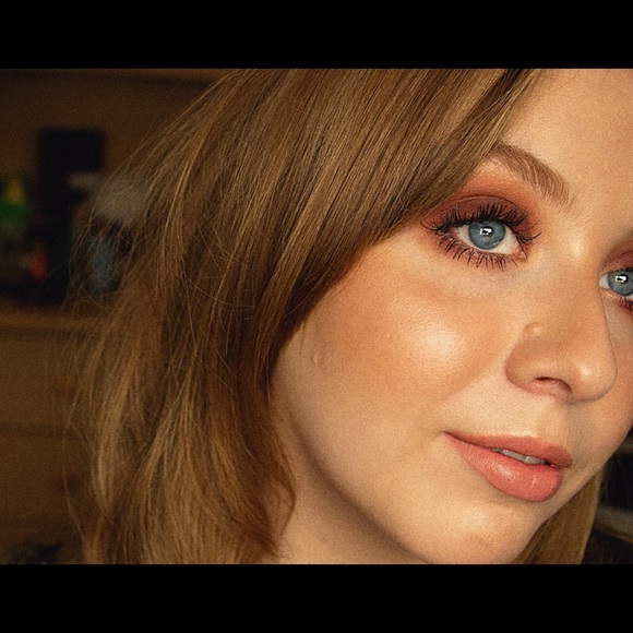 Meet your Posher, Halle - Picture 1 of 1